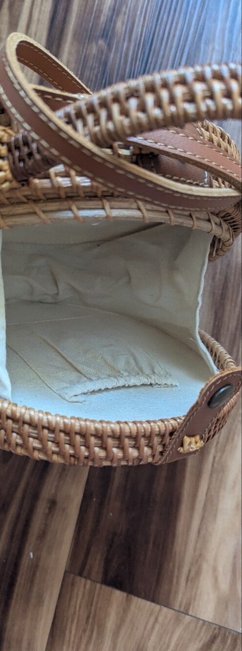 Round Purse - Picture 4 of 5